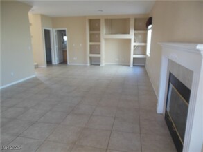 9891 Sierra Canyon Way in Las Vegas, NV - Foto de edificio - Building Photo