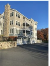 11 Roosevelt Cir in Easton, MA - Building Photo - Building Photo
