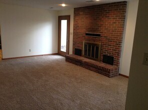 717 Ridgewood Dr in Manhattan, KS - Building Photo - Building Photo