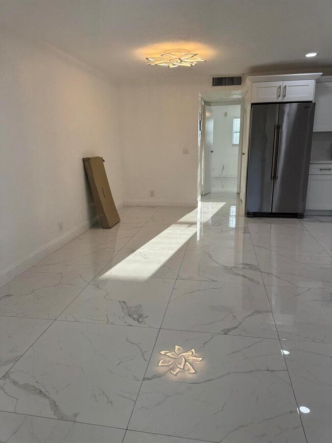 4160 NW 21st St, Unit 246-1 in Lauderhill, FL - Building Photo - Building Photo