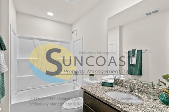 7607 Mailes Ct, Unit 201 in Jacksonville, FL - Building Photo - Building Photo