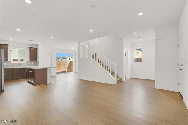 897 Pointe Arbor St in Henderson, NV - Building Photo - Building Photo