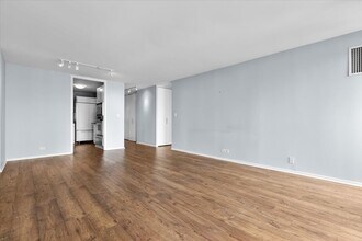 1660 N La Salle Dr, Unit 1608 in Chicago, IL - Building Photo - Building Photo