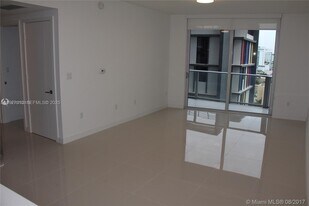 1010 SW 2nd Ave, Unit 810 in Miami, FL - Building Photo