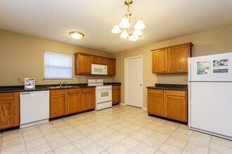 2155 Summer Breeze Way in Greenwood, IN - Building Photo - Building Photo