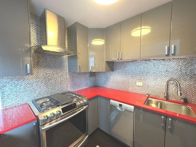 400 E Randolph St, Unit 1822 in Chicago, IL - Building Photo - Building Photo