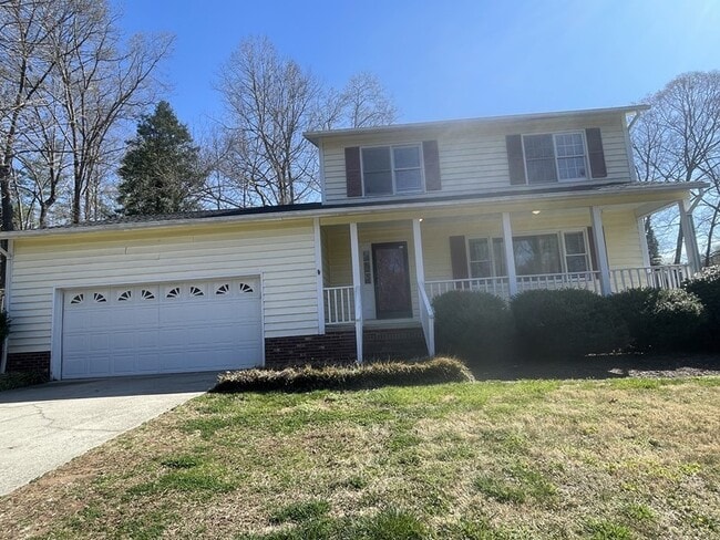 6160 Timberlane Terrace in Hickory, NC - Building Photo - Building Photo