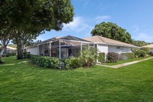 5701 Red Oak Ct in Palm Beach Gardens, FL - Building Photo