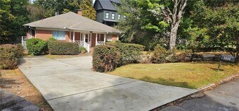 1032 Standard Dr NE in Atlanta, GA - Building Photo