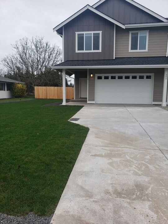 204 Susan St in Centralia, WA - Building Photo