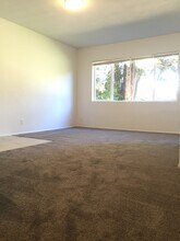 2710 S King St in Seattle, WA - Building Photo - Building Photo