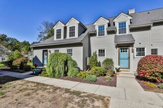 6 Veterans Rd in Amherst, NH - Building Photo - Building Photo