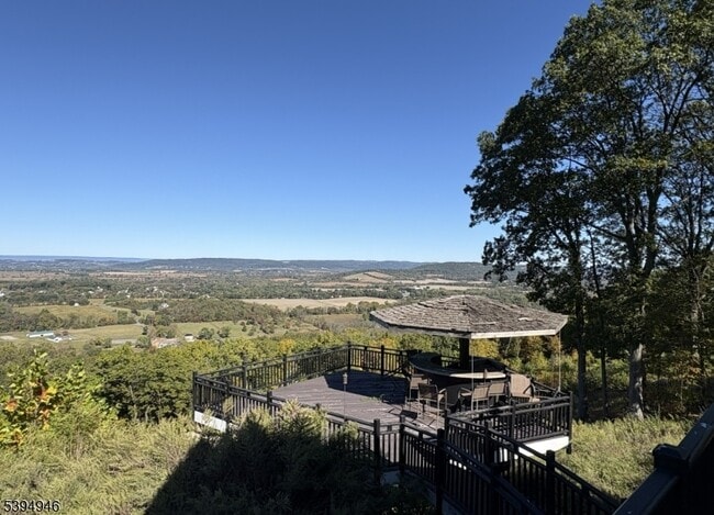 property at 4 Vista Ln