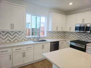 3275 Workman Ave in Lathrop, CA - Building Photo - Building Photo