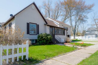430 Lyon St in South Haven, MI - Foto de edificio - Building Photo