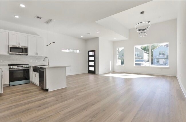 8137 Cabot St in Houston, TX - Building Photo - Building Photo