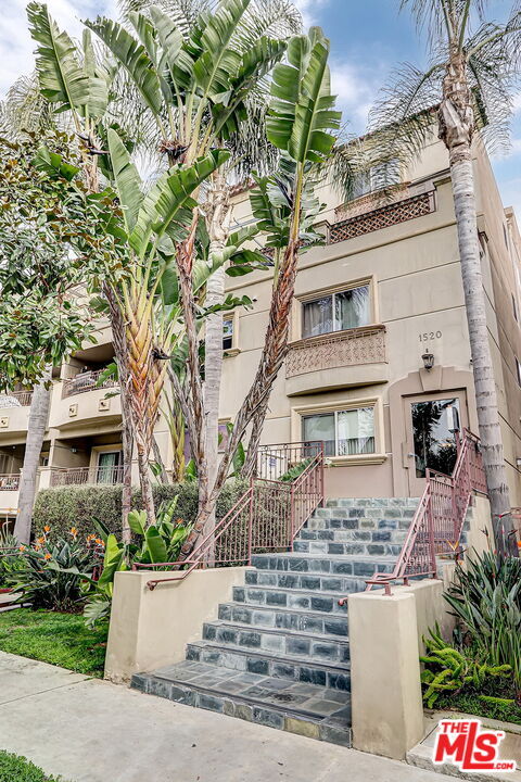 1520 S Shenandoah St in Los Angeles, CA - Building Photo - Building Photo