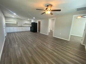 1113 S Walnut St in Cleburne, TX - Building Photo - Building Photo