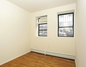 57 Madison St in Paterson, NJ - Building Photo - Interior Photo