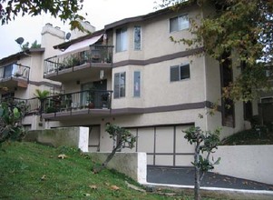 Parkview Terrace Apartments in La Habra, CA - Building Photo - Building Photo