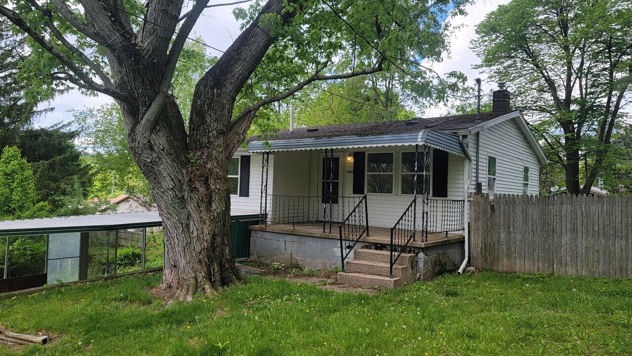 2841 Pomatan Ave in Akron, OH - Building Photo