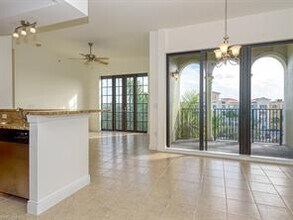8000 Via Sardinia St-Unit -5301 in Estero, FL - Building Photo - Building Photo