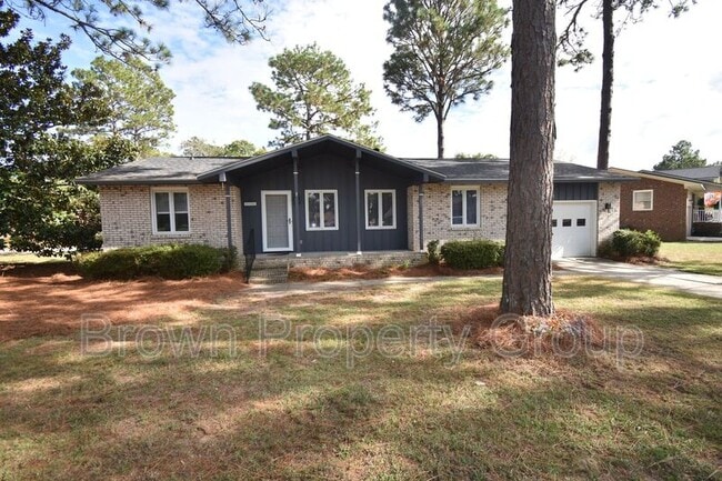 5733 Archer Rd in Hope Mills, NC - Building Photo - Building Photo