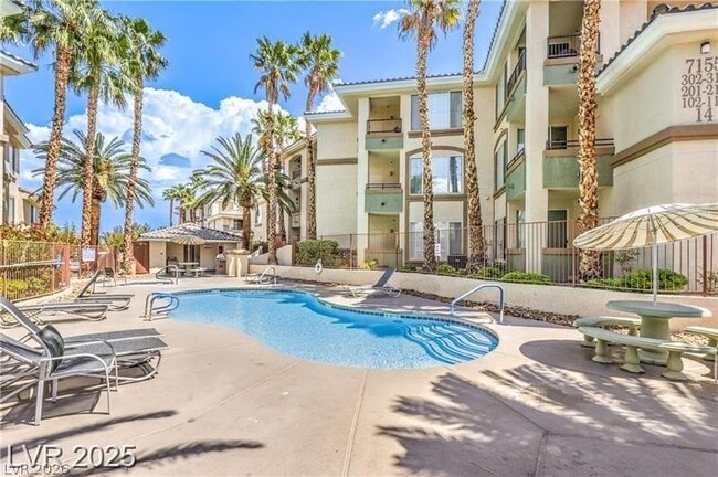 7167 S Durango Dr in Las Vegas, NV - Building Photo - Building Photo