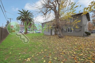 5720 Falconer Way in Sacramento, CA - Building Photo - Building Photo