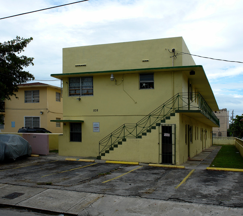 838 NW 4th St in Miami, FL - Building Photo