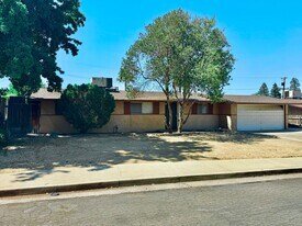 3413 Kaibab Ave in Bakersfield, CA - Building Photo