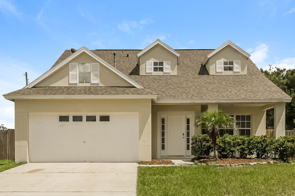 3002 Summer Cruise Dr in Valrico, FL - Building Photo