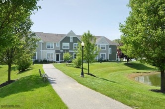 Brook View Apartments in Marlton, NJ - Foto de edificio - Building Photo