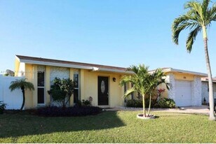 314 SE 4th St in Dania Beach, FL - Building Photo