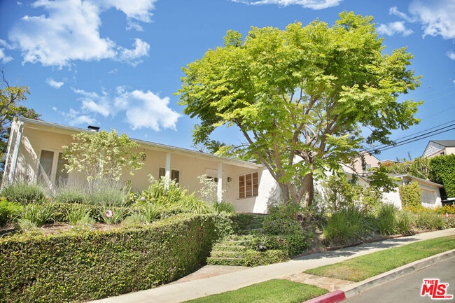 property at 2963 Queensbury Dr