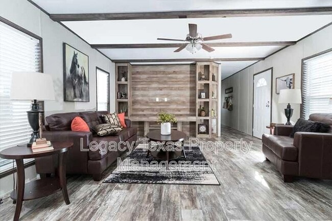 800 N Old Betsy Rd in Keene, TX - Building Photo - Building Photo