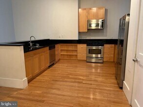 1615 Walnut St in Philadelphia, PA - Building Photo - Building Photo