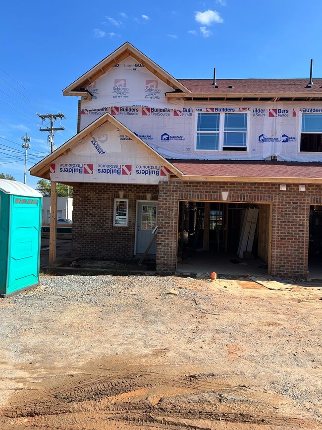 615 E Main St in Lincolnton, NC - Building Photo - Building Photo