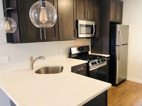 347 7th St in Jersey City, NJ - Building Photo - Building Photo