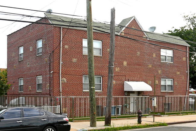 75-15 Pitkin Ave in Ozone Park, NY - Building Photo - Building Photo