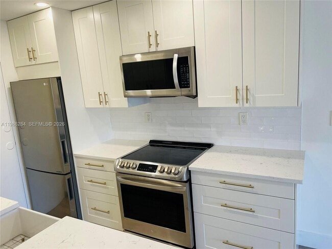 900 NE 18th Ave in Fort Lauderdale, FL - Building Photo - Building Photo