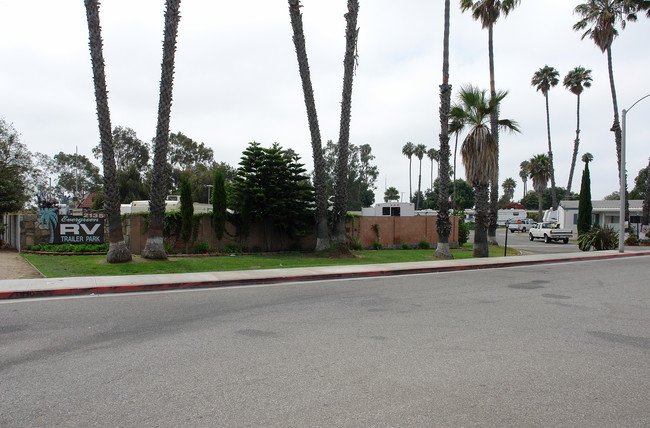 Evergreen RV Park Resort in Oxnard, CA - Foto de edificio - Building Photo