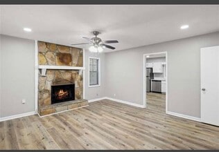 338 Bradley Woods Ct NW in Lilburn, GA - Building Photo - Building Photo