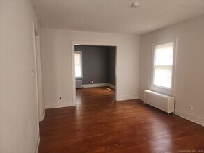 43 McKenzie St in Middletown, CT - Foto de edificio - Building Photo