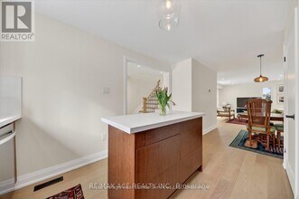 100 Brimwood Blvd in Toronto, ON - Building Photo - Building Photo