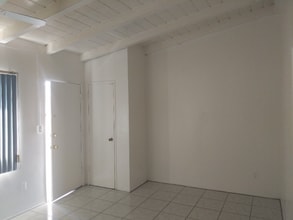 7002 Linda Vista Rd in San Diego, CA - Foto de edificio - Building Photo