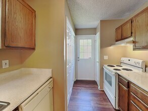 6613 Cool Water Ct in Charlotte, NC - Building Photo - Building Photo