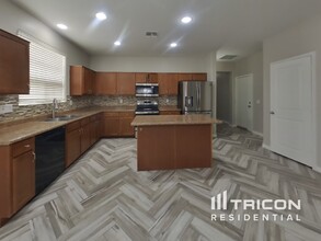 4217 S 73rd Dr in Phoenix, AZ - Building Photo - Building Photo