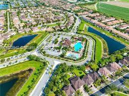 571 SE 37th Pl in Homestead, FL - Building Photo