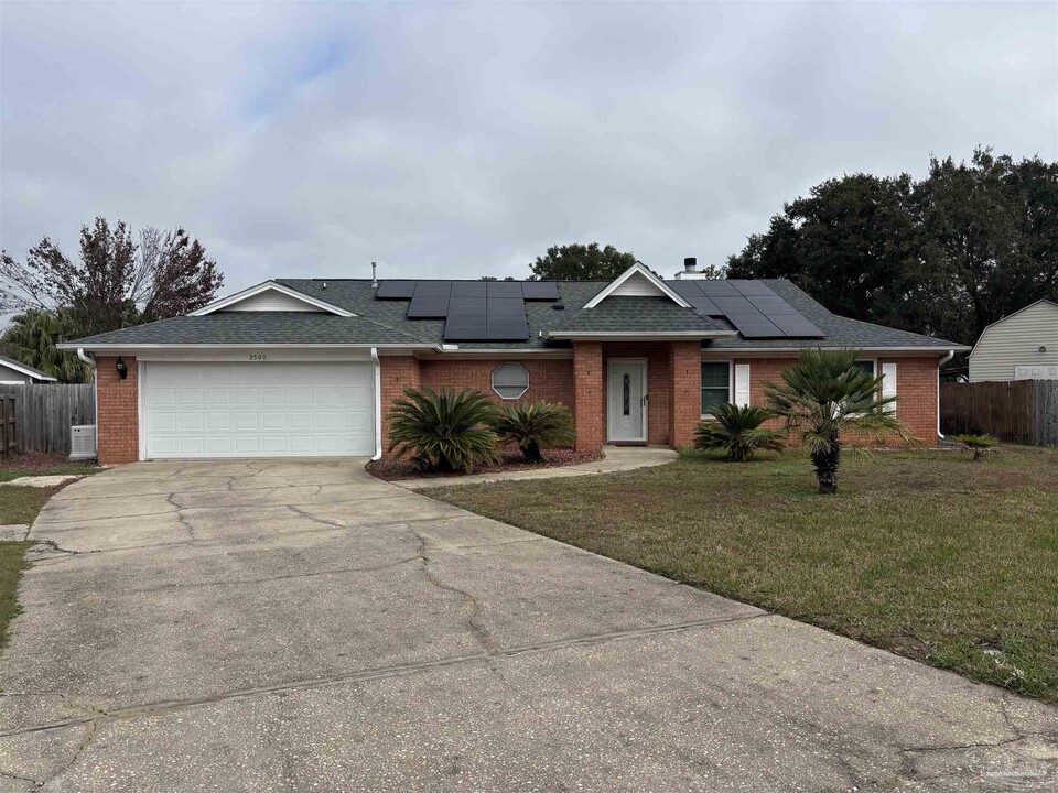 2500 Tarkiln Oaks Dr in Pensacola, FL - Building Photo